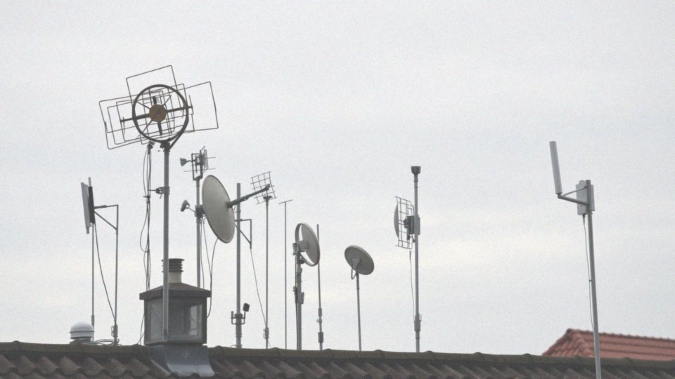 Jak problemy z anteną wpływają na odbiór kanałów?